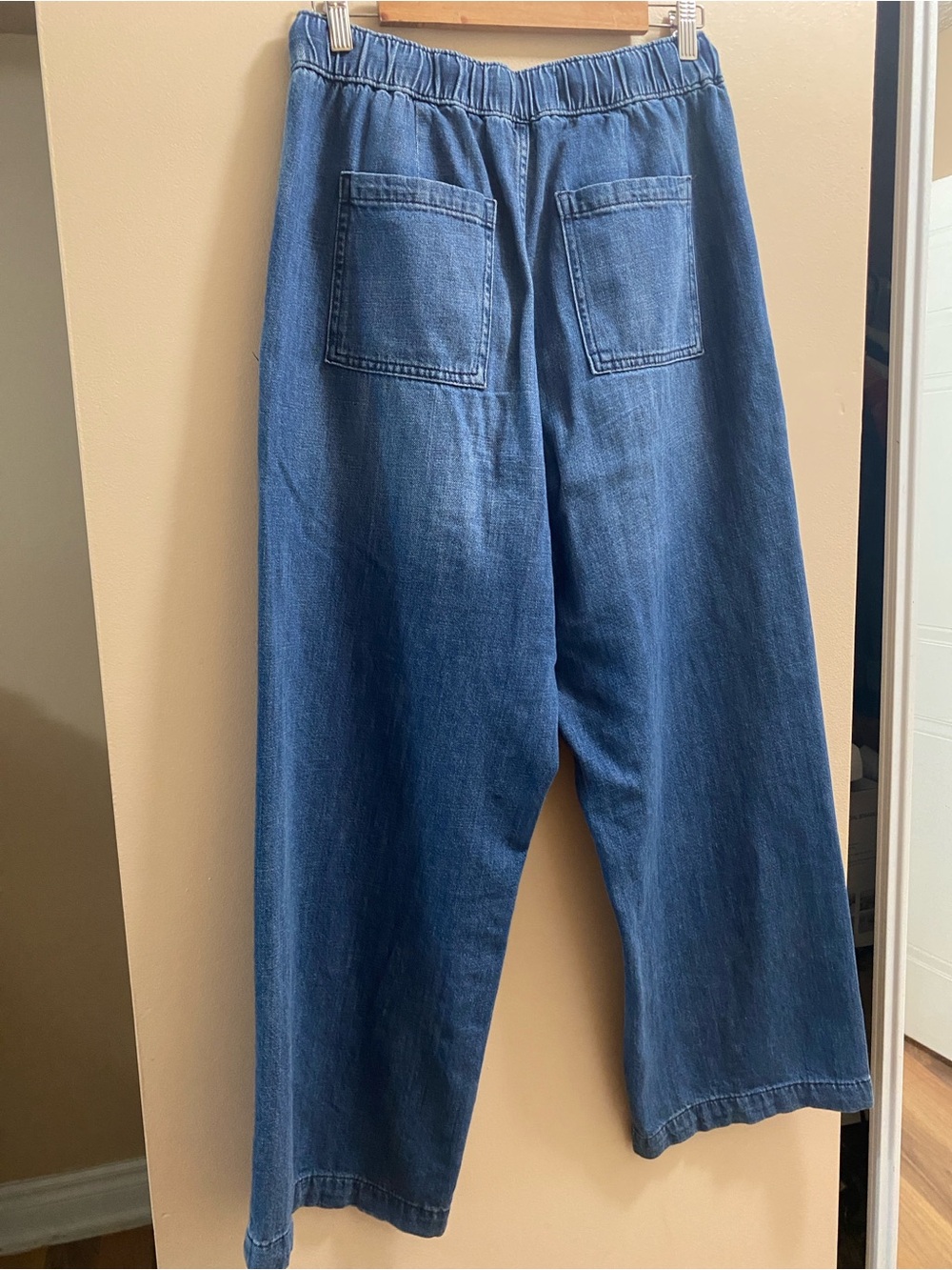 GAP women's Relaxed Blue Drawstring Denim Pants - Picture 2 of 2